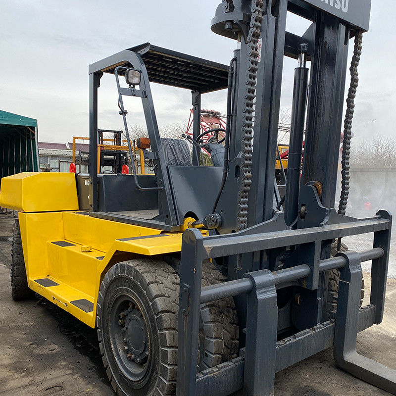 Camioneta elevadora diésel Komatsu usada para contenedores de 12 a 16 toneladas Largo del tenedor 1070 mm Ancho del tenedor 150 mm