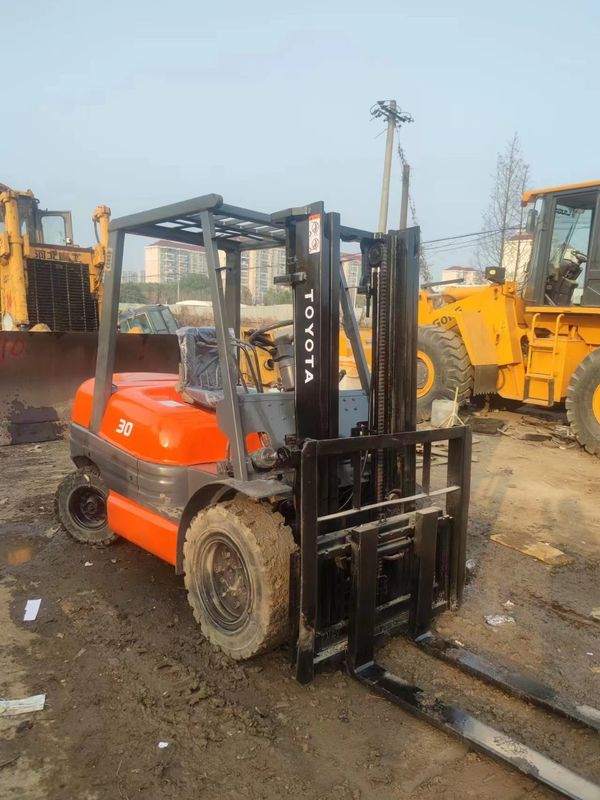 3000 kg Camión elevador de Japón ligero con motor diesel y centro de gravedad de 500 mm