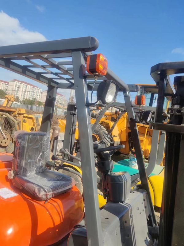 3000 kg Camión elevador de Japón ligero con motor diesel y centro de gravedad de 500 mm