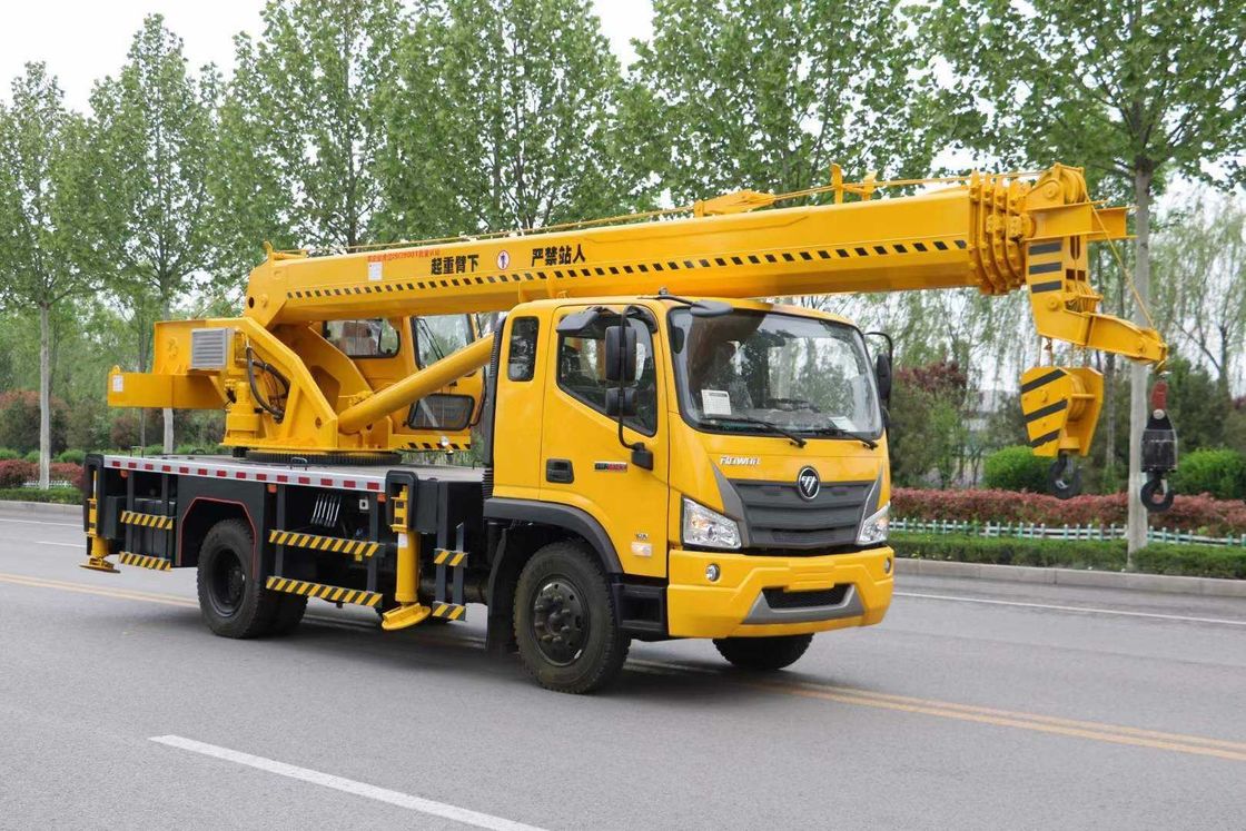 Construcción de camiones de grúa móvil usados de 12-15 toneladas con 160 caballos de fuerza y distancia entre ejes de 4200 mm