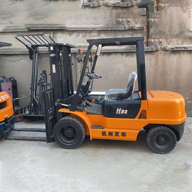 Camioneta elevadora diesel de 3 toneladas para hoteles 4 x 4 elevadora de 3 m altura de elevación 1070 mm longitud del tenedor