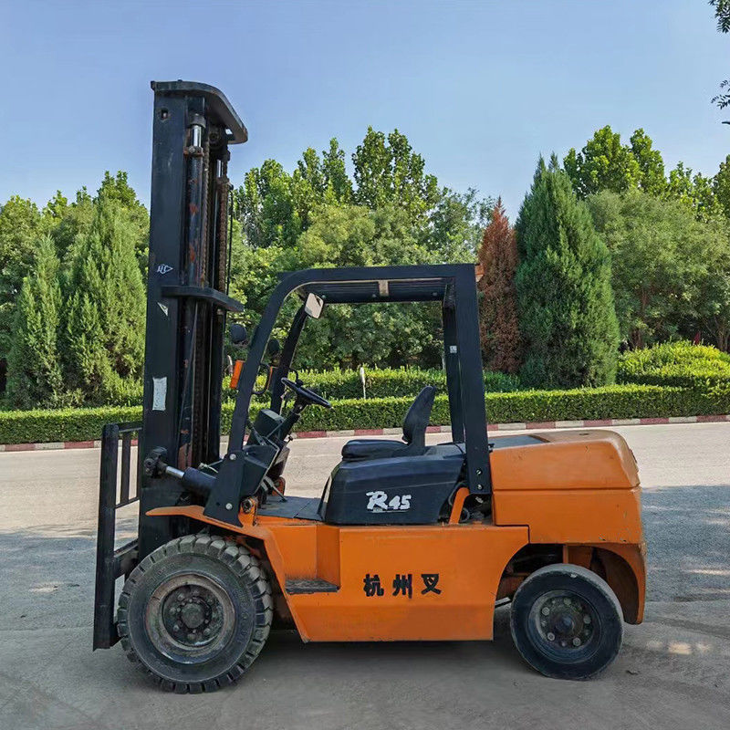 4Camión elevador 4WD de 5 toneladas ideal para diversos entornos de trabajo y tareas