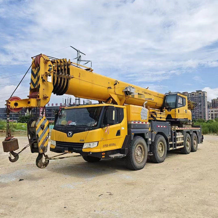 Construcción grúa telescópica de 130 toneladas grúa de camión XCT130 Velocidad máxima de desplazamiento 80 km/h