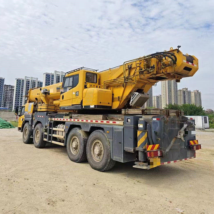 Construcción grúa telescópica de 130 toneladas grúa de camión XCT130 Velocidad máxima de desplazamiento 80 km/h