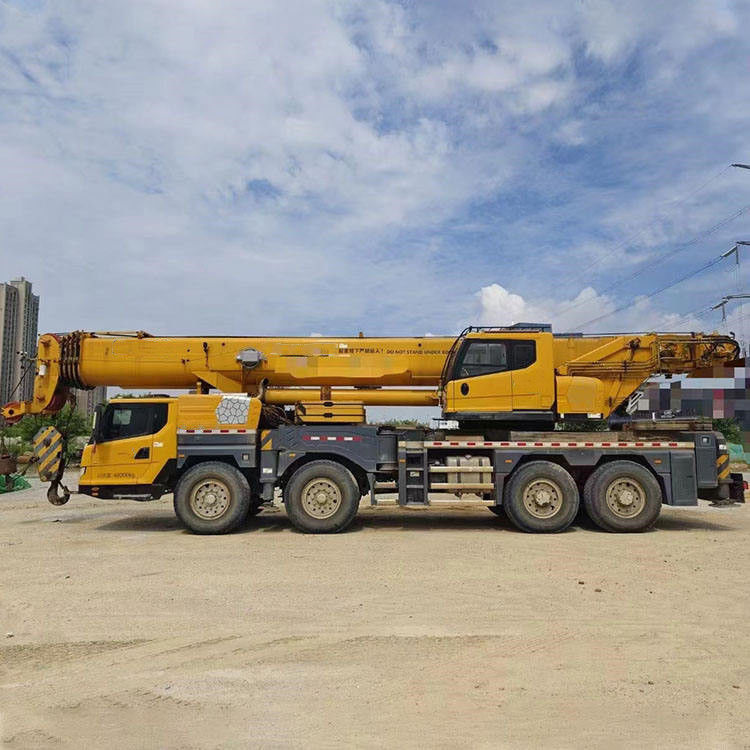 Construcción grúa telescópica de 130 toneladas grúa de camión XCT130 Velocidad máxima de desplazamiento 80 km/h