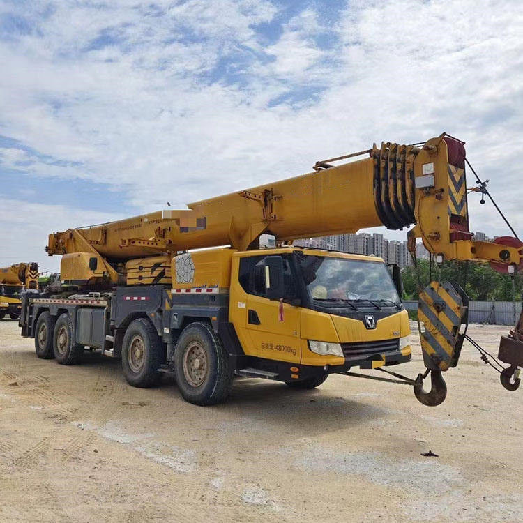 Construcción grúa telescópica de 130 toneladas grúa de camión XCT130 Velocidad máxima de desplazamiento 80 km/h