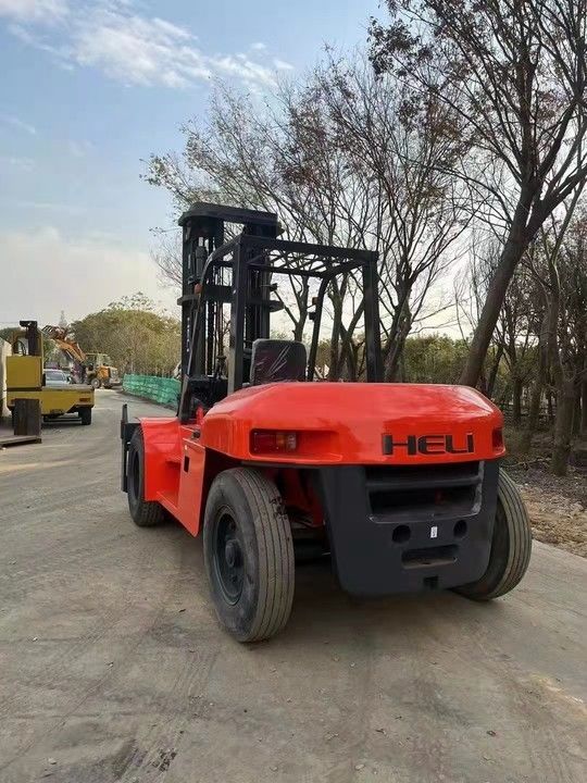 Camión elevador diésel de 10 toneladas en Turquía Altura de elevación 3000 mm-6000 mm Peso KG 10000 kg