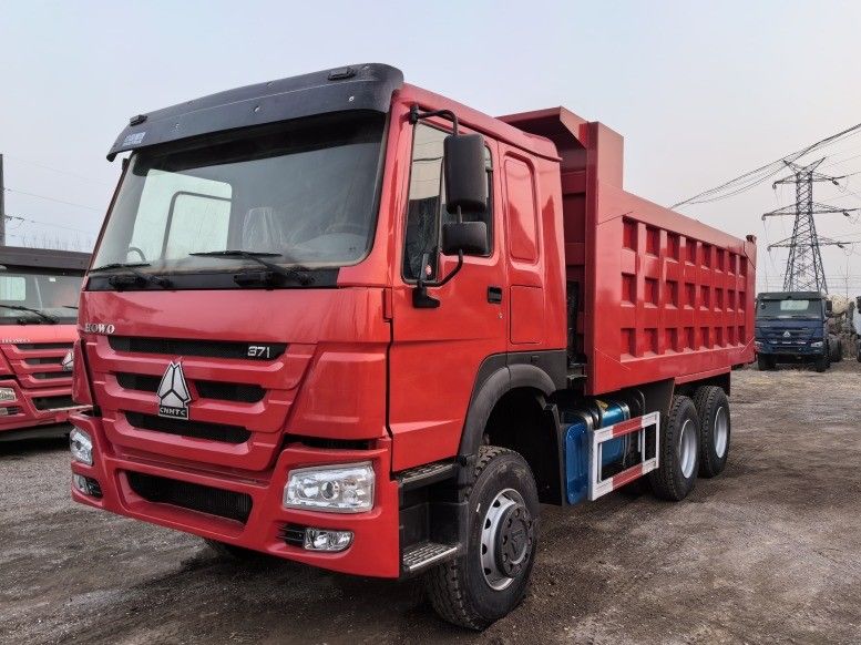 Utilizado HOWO 6 * 4 camión de descarga 371HP para la construcción de minas camión pesado 6X4 camión de remate