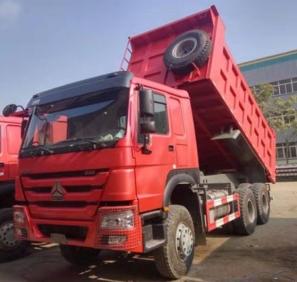 Utilizado HOWO 6 * 4 camión de descarga 371HP para la construcción de minas camión pesado 6X4 camión de remate