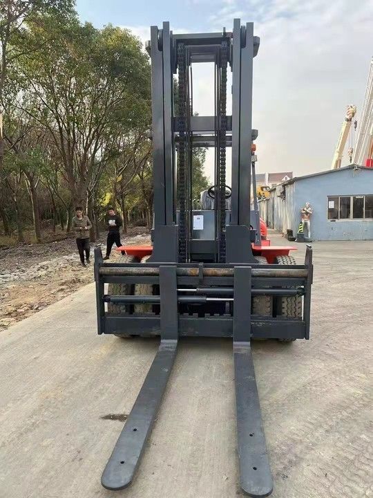 Herramientas de elevación de 10 toneladas Elevadora diésel con altura de elevación y rendimiento de 3000-6000 mm