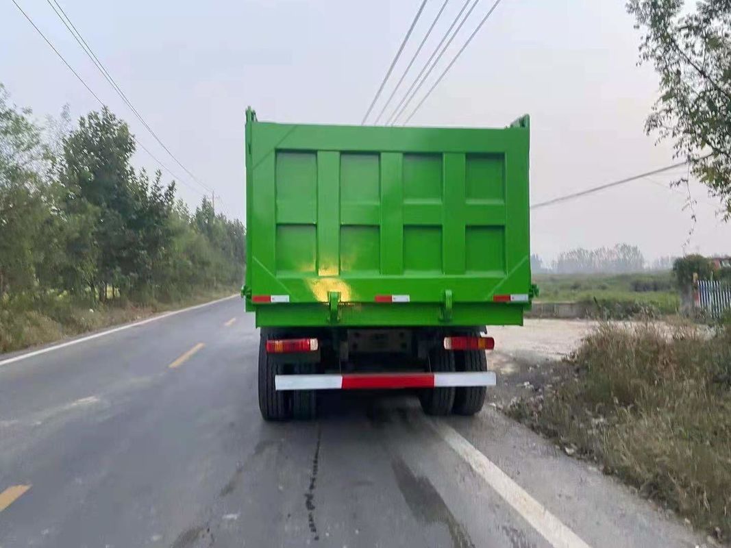 Camión de descarga usado 371HP 35tons Camión de retroceso 8*4 para construcción pesada SINOTRUK Chasis