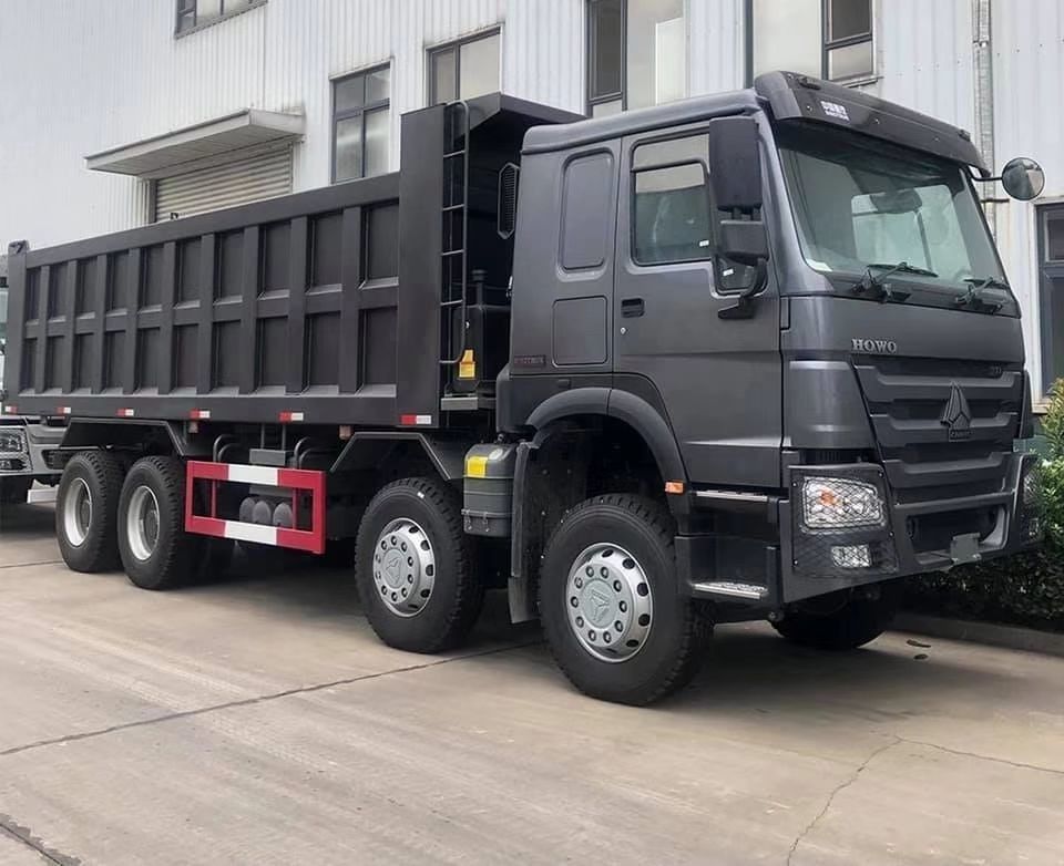 Utilizado Howo 8x4 12 ruedas 24 30 metros cúbicos 35 toneladas 40 toneladas camión de tirador camión de descarga diesel para el transporte de piedra de arena