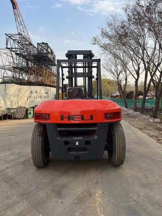 Una carretilla eléctrica china de 10 toneladas HELI con cambio lateral confiable por muchas empresas