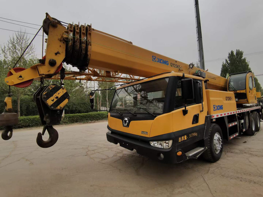Grúa de camión móvil 10% de descuento en grúas de camión usadas de 50 toneladas 25K5 con motor WEICHAI
