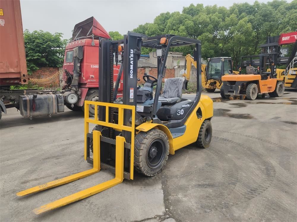Más vendido 3 toneladas Komatsu montacargas Usado embrague automático diesel para la planta de fabricación