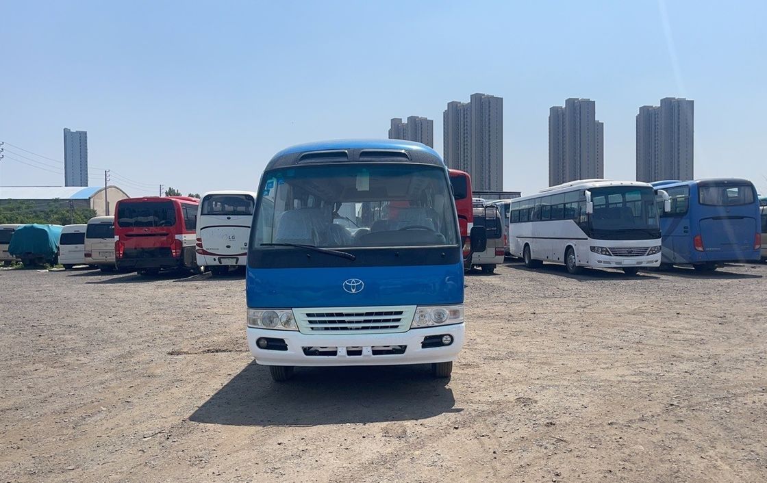 Autobús de montaña rusa con capacidad de motor 4L y combustible de diesel de 30 asientos Autobuses de montaña rusa Toyota usados