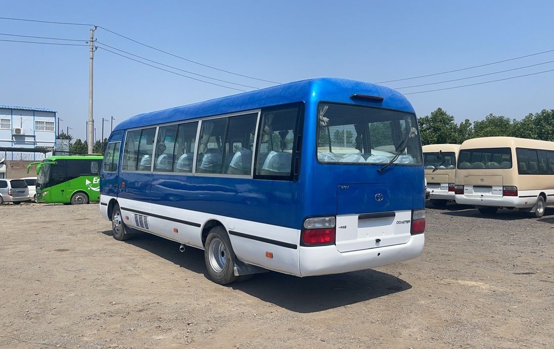 Autobús de montaña rusa con capacidad de motor 4L y combustible de diesel de 30 asientos Autobuses de montaña rusa Toyota usados