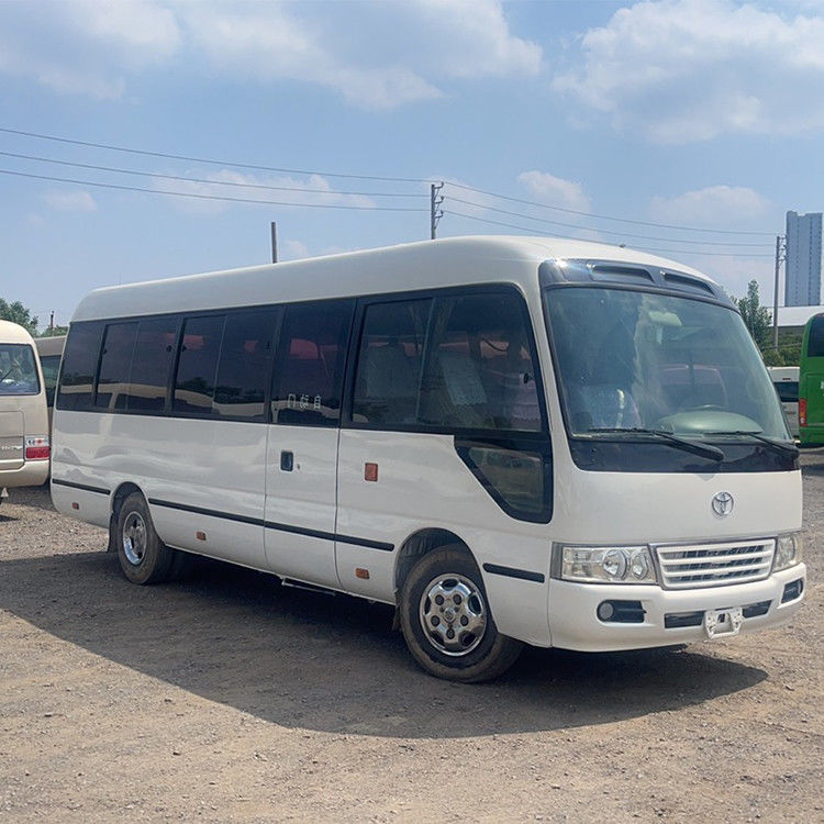 Autobús Toyota Coaster con conducción izquierda 26 asientos y 30 asientos Minibus con capacidad de motor 4L