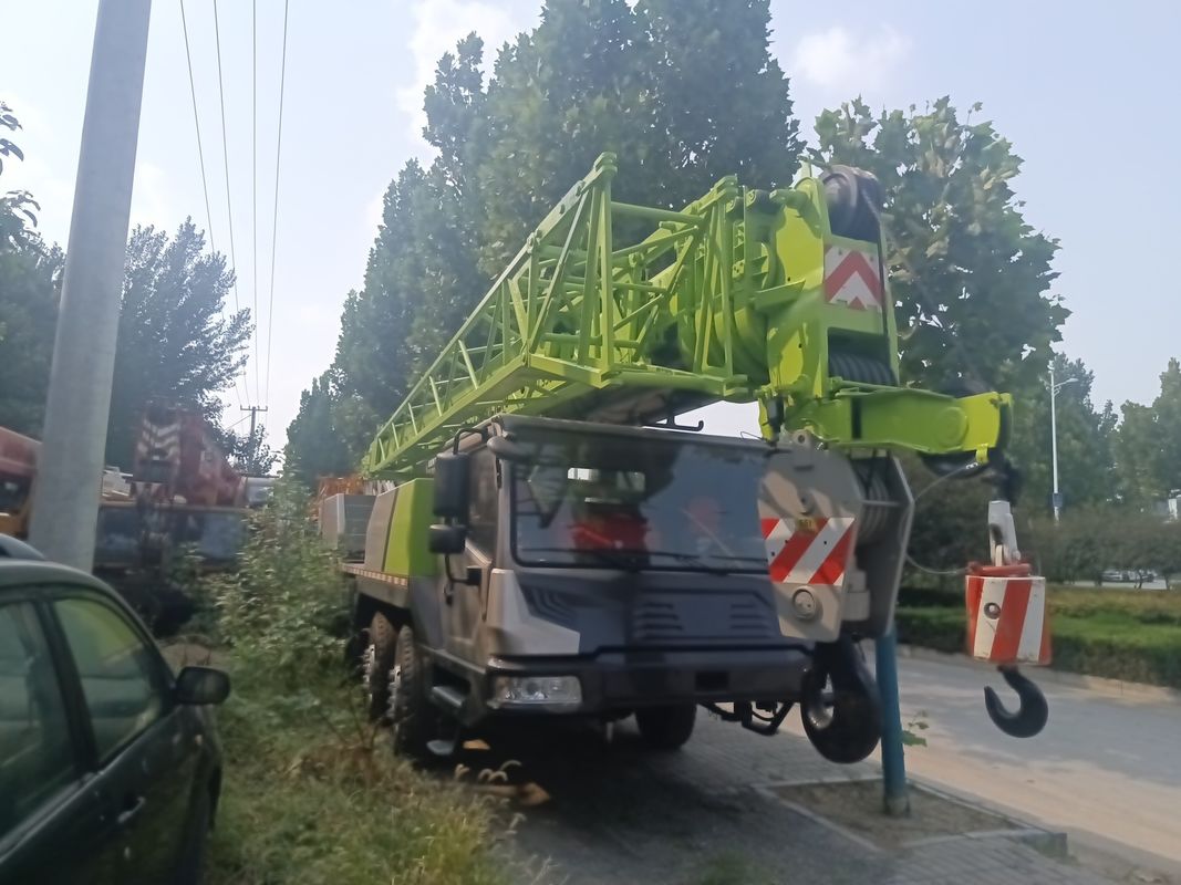 Camión grúa telescópica portátil de 50 toneladas con otro motor y capacidad de carga nominal