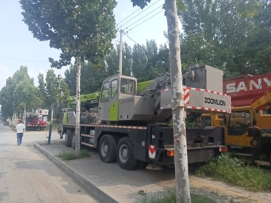 Camión grúa telescópica portátil de 50 toneladas con otro motor y capacidad de carga nominal