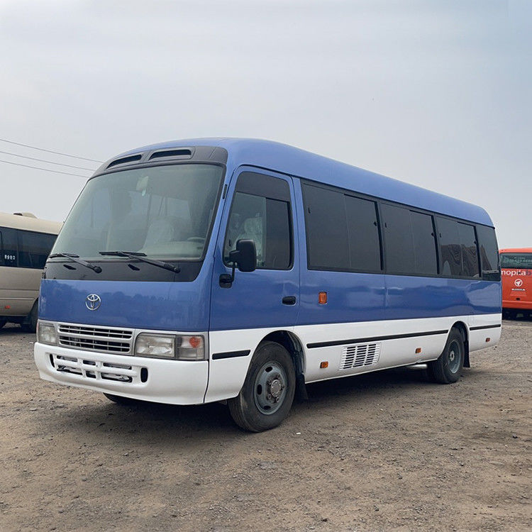 Requisito del cliente Obtenga un autobús Toyota Coaster usado con 30 asientos y manejo a mano izquierda
