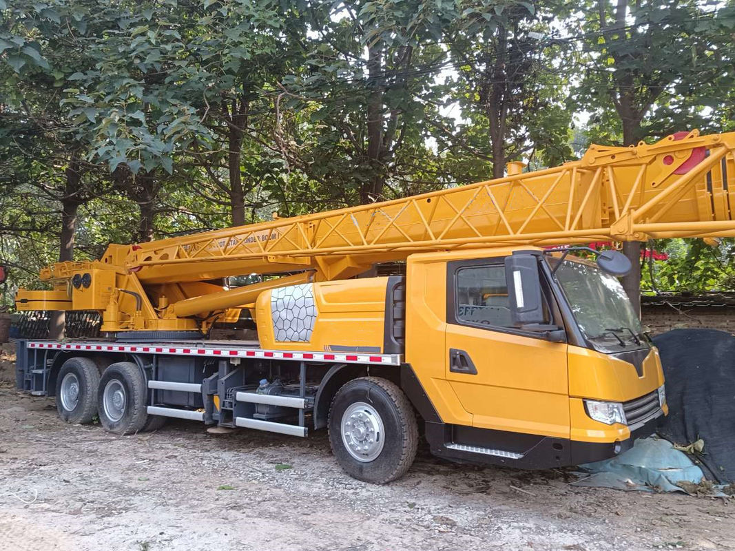 Camión grúa móvil de 25 toneladas QY25 con 2001-4000 horas de trabajo y altura máxima de 39,21 m