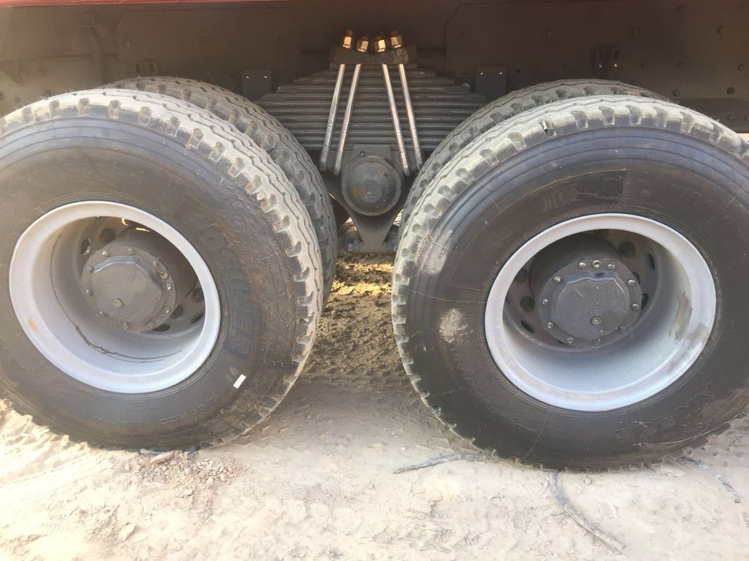 25-30T HOWO USED 6X4 DUMP TRUCK El lado delantero de la elevación EURO II 371HP HW19710 SINOTRUCK HOWO