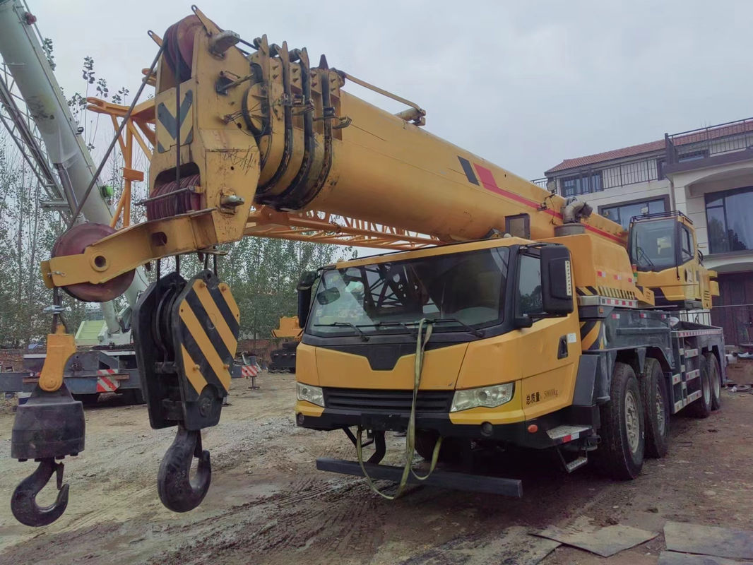 Buscamos una máquina de elevación de grúas Nuestro camión de grúas móviles usados de 80 toneladas se ajusta a la cuenta