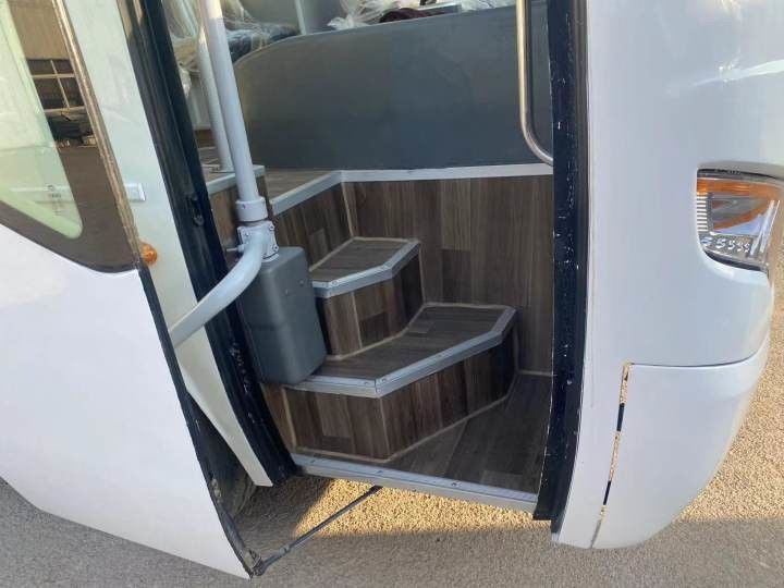 Autobús de lujo Higer de segunda mano de 30 plazas con motor diesel Autobús urbano en excelentes condiciones