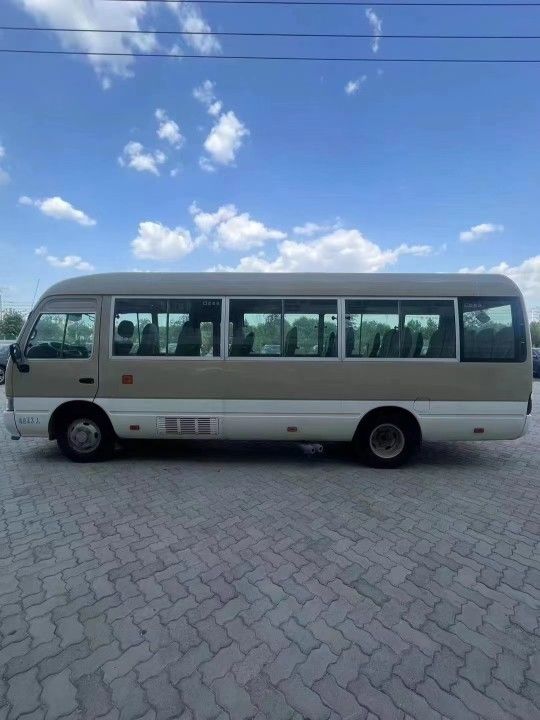 Autobús de montaña rusa Toyota con 30 asientos usados 25 asientos