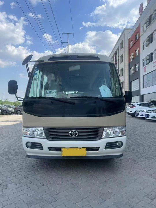 Autobús de montaña rusa Toyota con 30 asientos usados 25 asientos