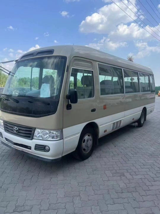 Autobús de montaña rusa Toyota con 30 asientos usados 25 asientos