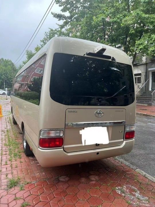 Autobús turístico de lujo Euro 3 Estándar de emisiones 2020 Toyota Coaster Autobús turístico de 30 plazas