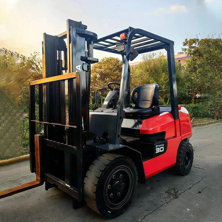 Camioneta elevadora diésel de 3 toneladas Camioneta elevadora Toyota de segunda mano con buenos precios y tipo de potencia 8F30