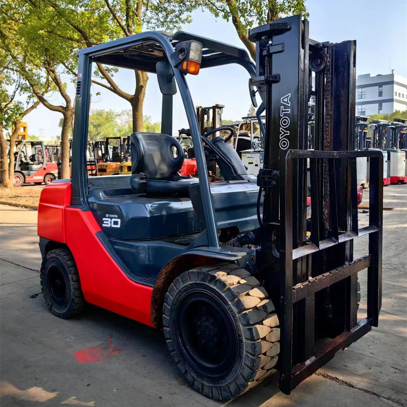 Camioneta elevadora diésel de 3 toneladas Camioneta elevadora Toyota de segunda mano con buenos precios y tipo de potencia 8F30