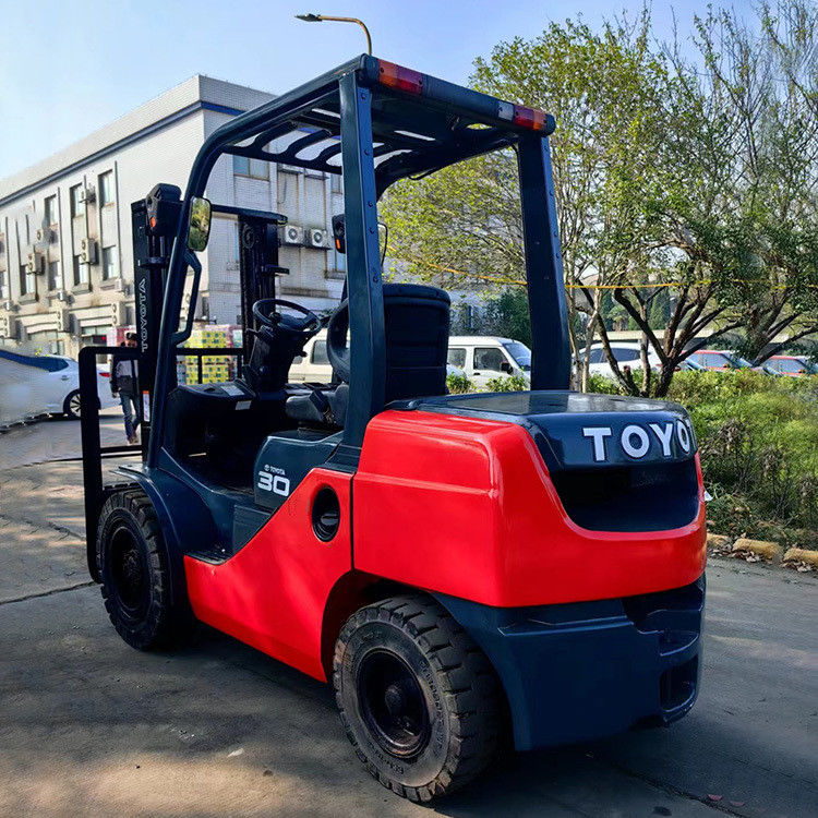 Camioneta elevadora diésel de 3 toneladas Camioneta elevadora Toyota de segunda mano con buenos precios y tipo de potencia 8F30