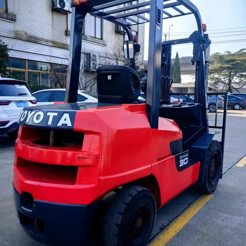 3 toneladas Toyota diesel montacargas Min. Alturas de elevación 3 m Peso KG 3000 kg Fácil de operar
