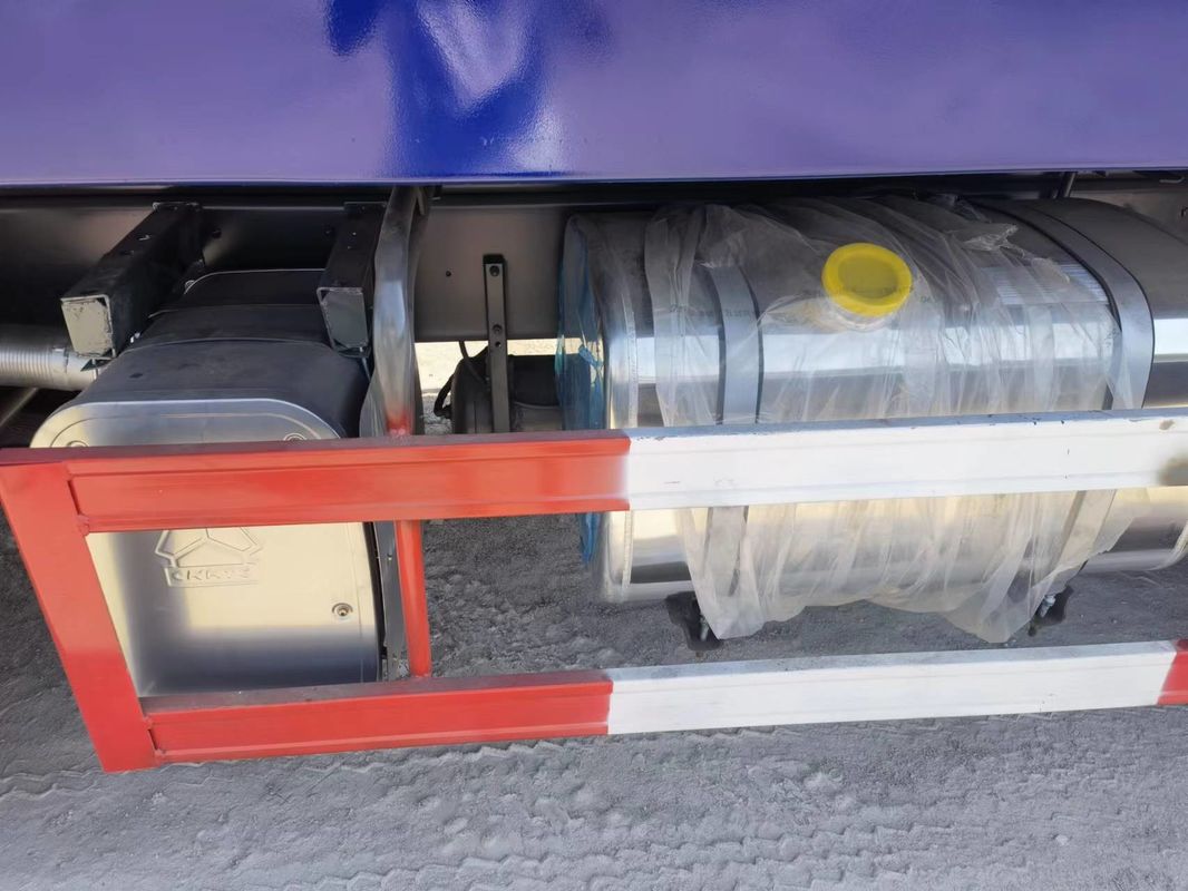 16 ruedas HOWO 8X4 camión de carga pesada usado con capacidad de tanque de combustible de 300-400L