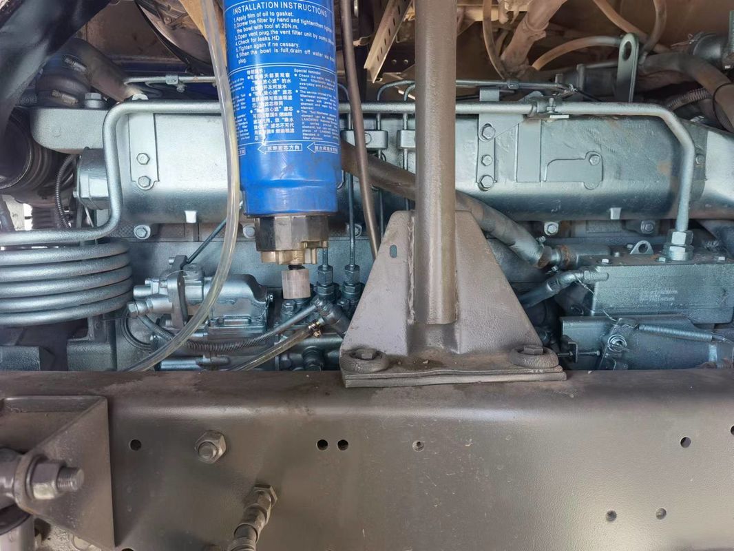 16 ruedas HOWO 8X4 camión de carga pesada usado con capacidad de tanque de combustible de 300-400L