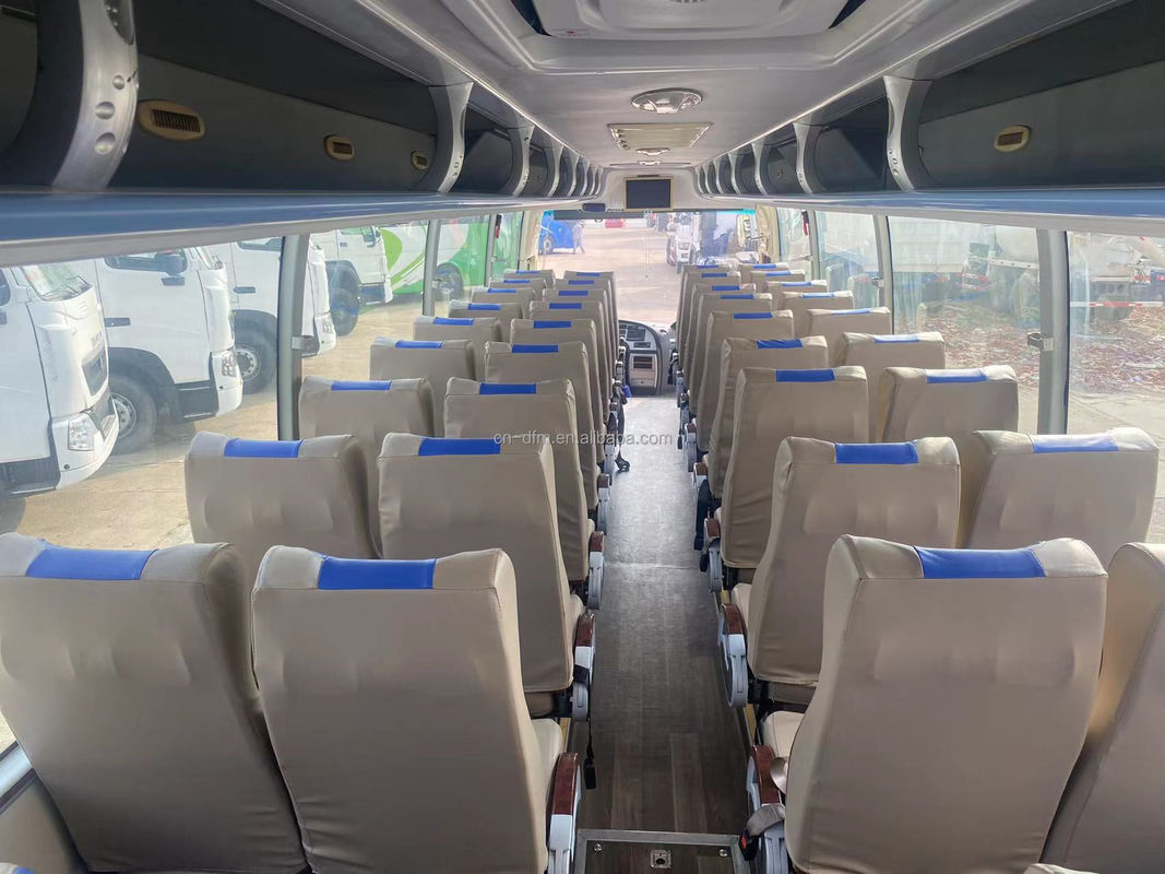 6122 Autobuses usados de 40-55 asientos con dirección LHD y capacidad del motor de 6-8L