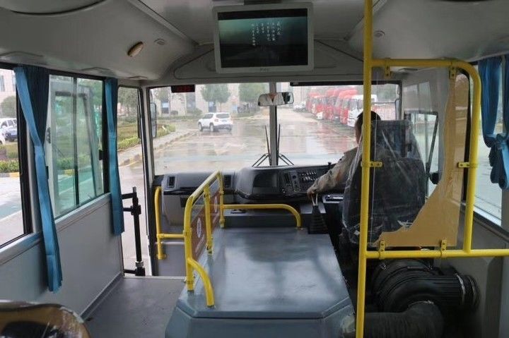 Transmisión manual 54 1 asientos Dirección derecha Autobús de pasajeros CHTC con motor Weichai