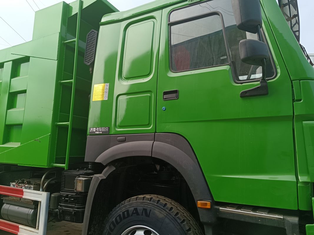 LHD SINO TRUCK HOWO 371HP 6x4 camión pesado usado para 2 pasajeros