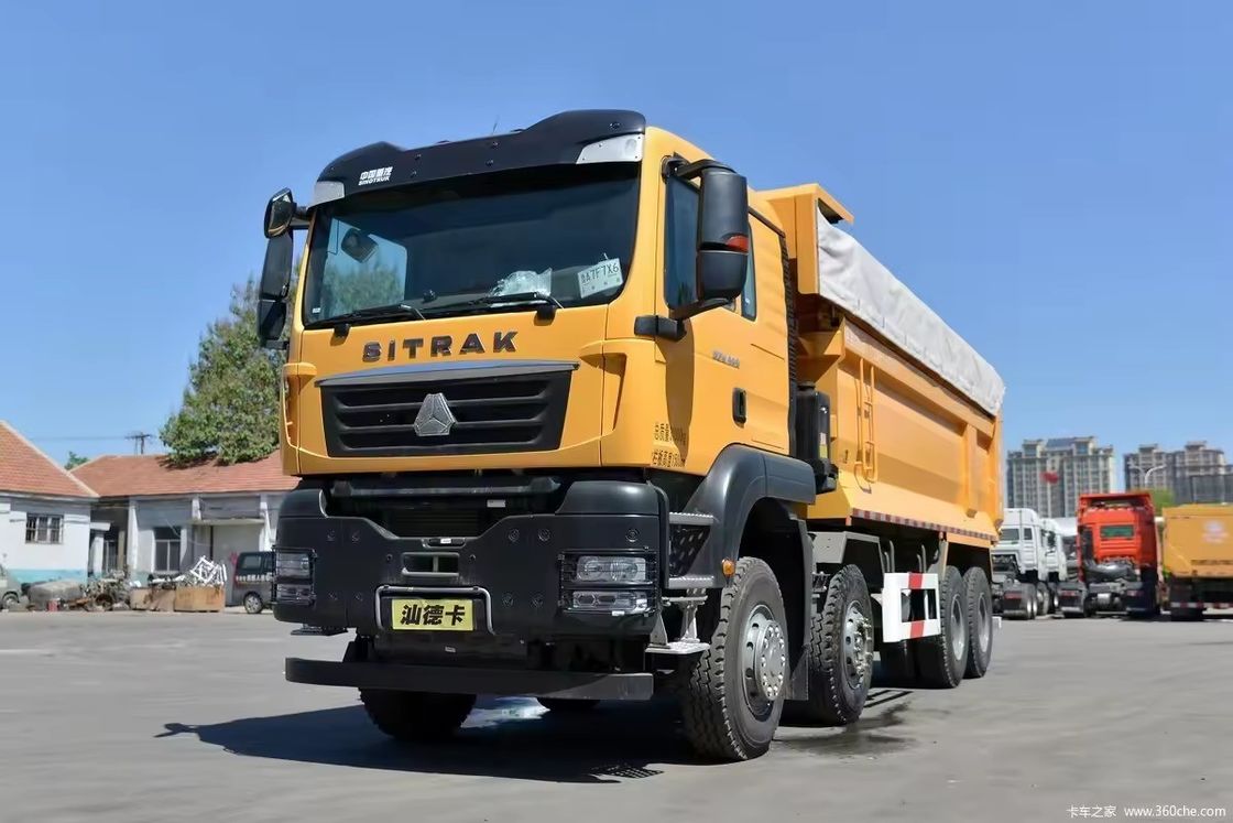 SINOTRUCK 400HP 8*4 camión de carga pesada con 2 pasajeros y cámara trasera de 360°