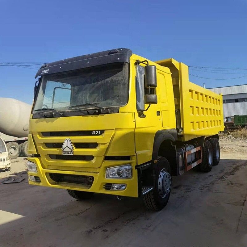 Usado Howo 6x4 camión de carga de 24 metros cúbicos Tanque de carga longitud 4,2-5,3m y pantalla táctil