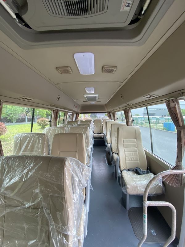 El año 2023 Coaster Bus 30 asientos RHD Mini Bus con capacidad de motor 4L de Japón