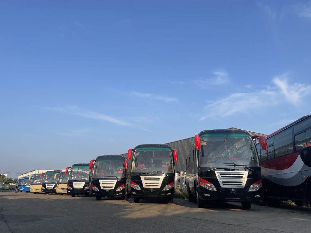 Autobús Yutong usado modelo 2024 con diseño 2 2 y 54 asientos en la norma de emisiones Euro 3