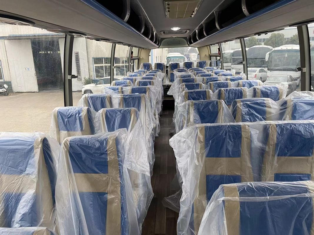 Autobús Yutong usado modelo 2024 con diseño 2 2 y 54 asientos en la norma de emisiones Euro 3