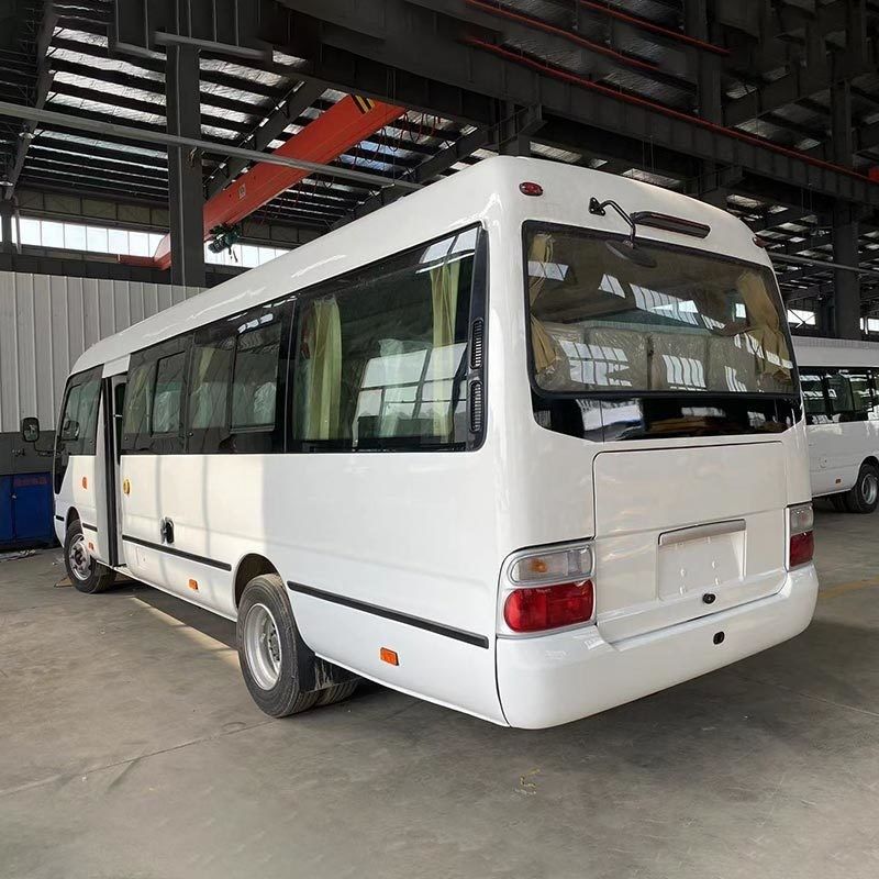 Velocidad máxima 100 km/h Furgoneta de pasajeros 31 asientos minibus para el transporte de eventos