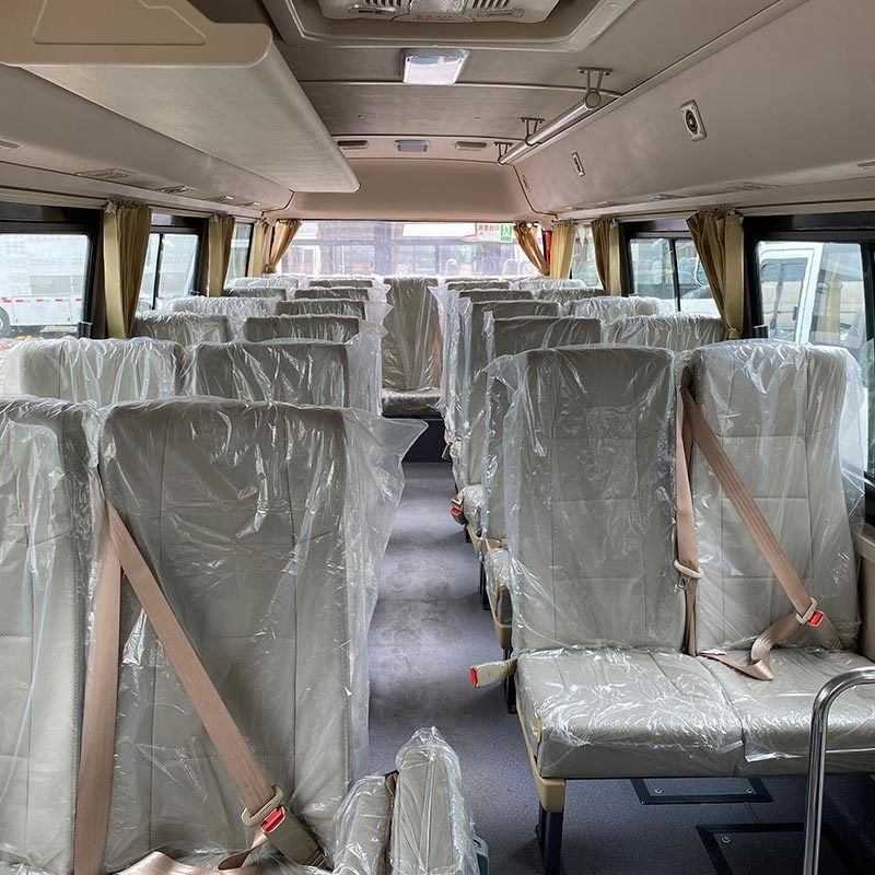 Velocidad máxima 100 km/h Furgoneta de pasajeros 31 asientos minibus para el transporte de eventos