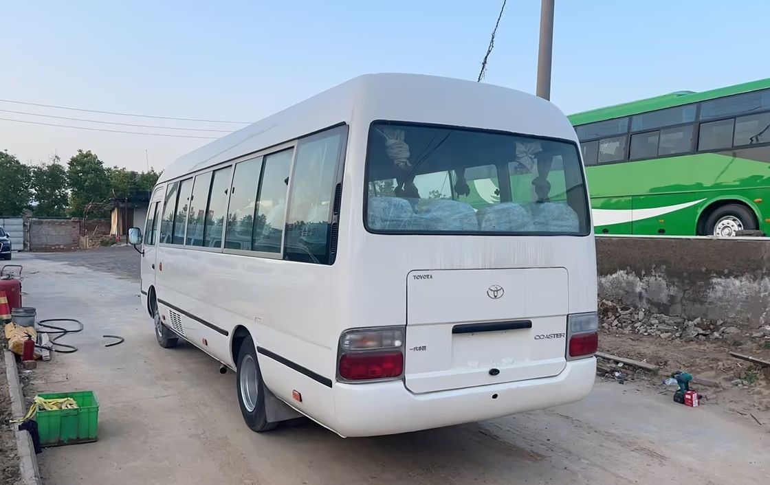 Buen estado Autobús Toyota Coaster usado de 30 asientos con dirección LHD y características de lujo